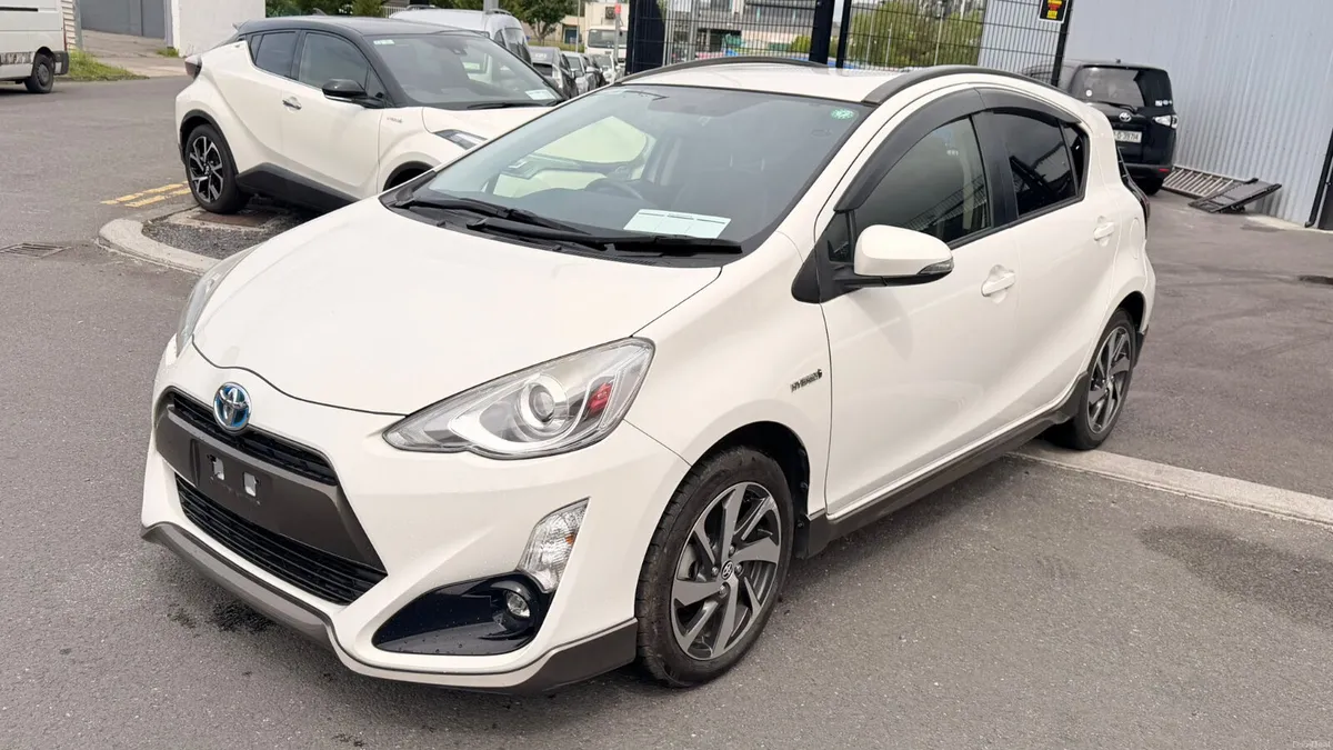 Toyota Aqua White (URBAN) - Image 2