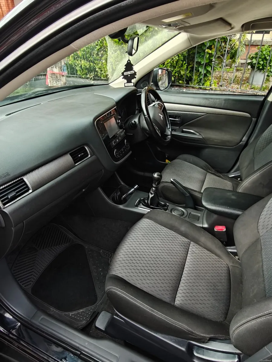 Mitsubishi Outlander 2015 Diesel - Image 4