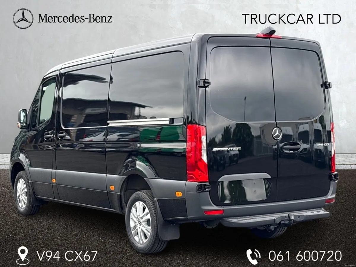 319.36 Mercedes Benz Sprinter Select A/T Low Roof - Image 4
