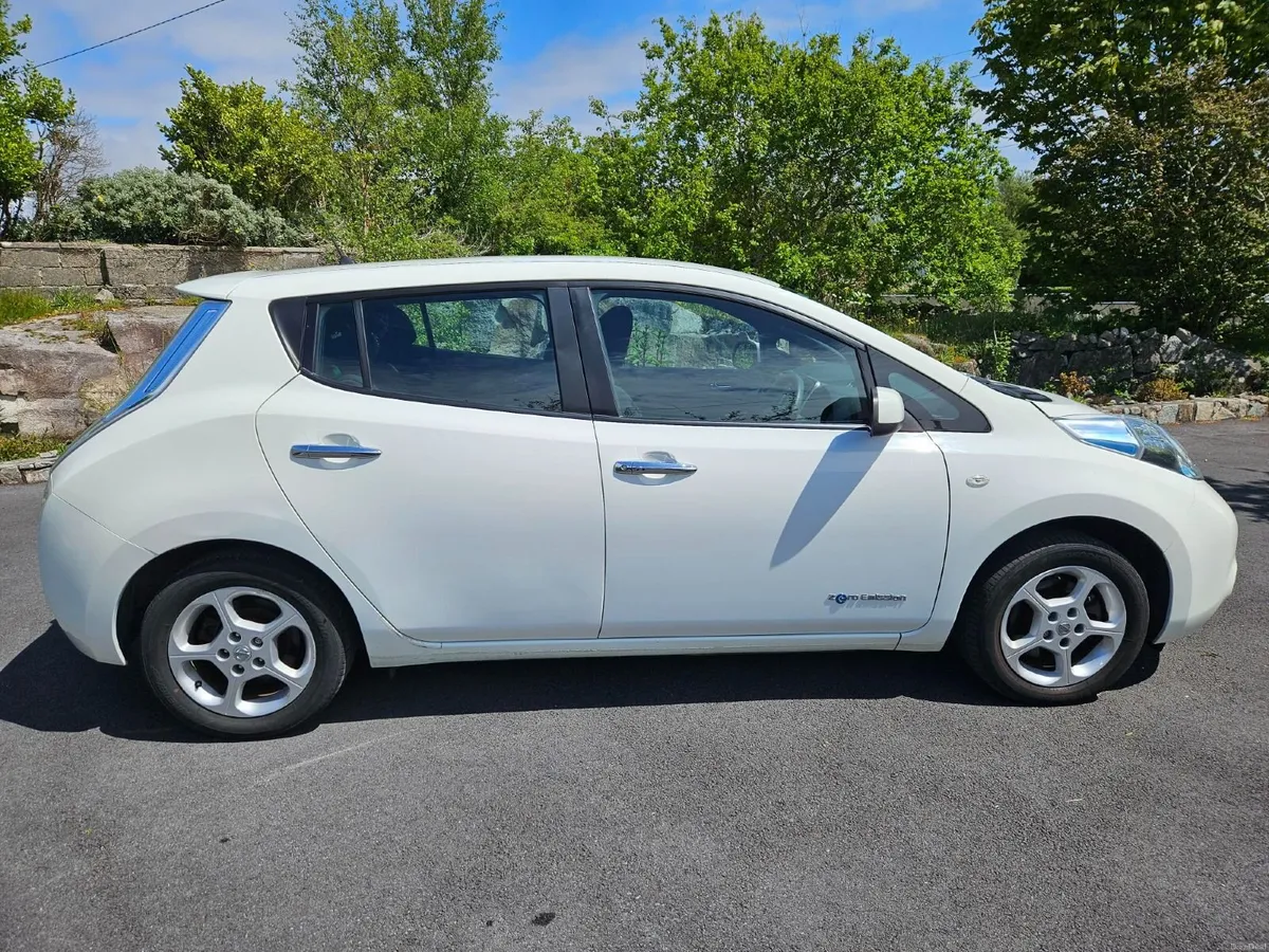 Nissan Leaf 2017 30KWh Low Milage - Image 3