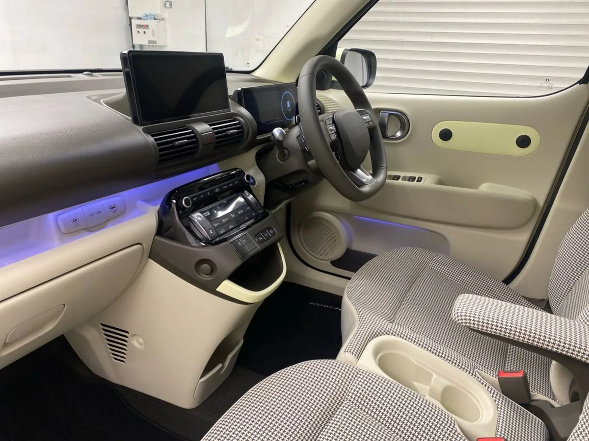 Hyundai INSTER Elegance 49kWh Auto - Image 3