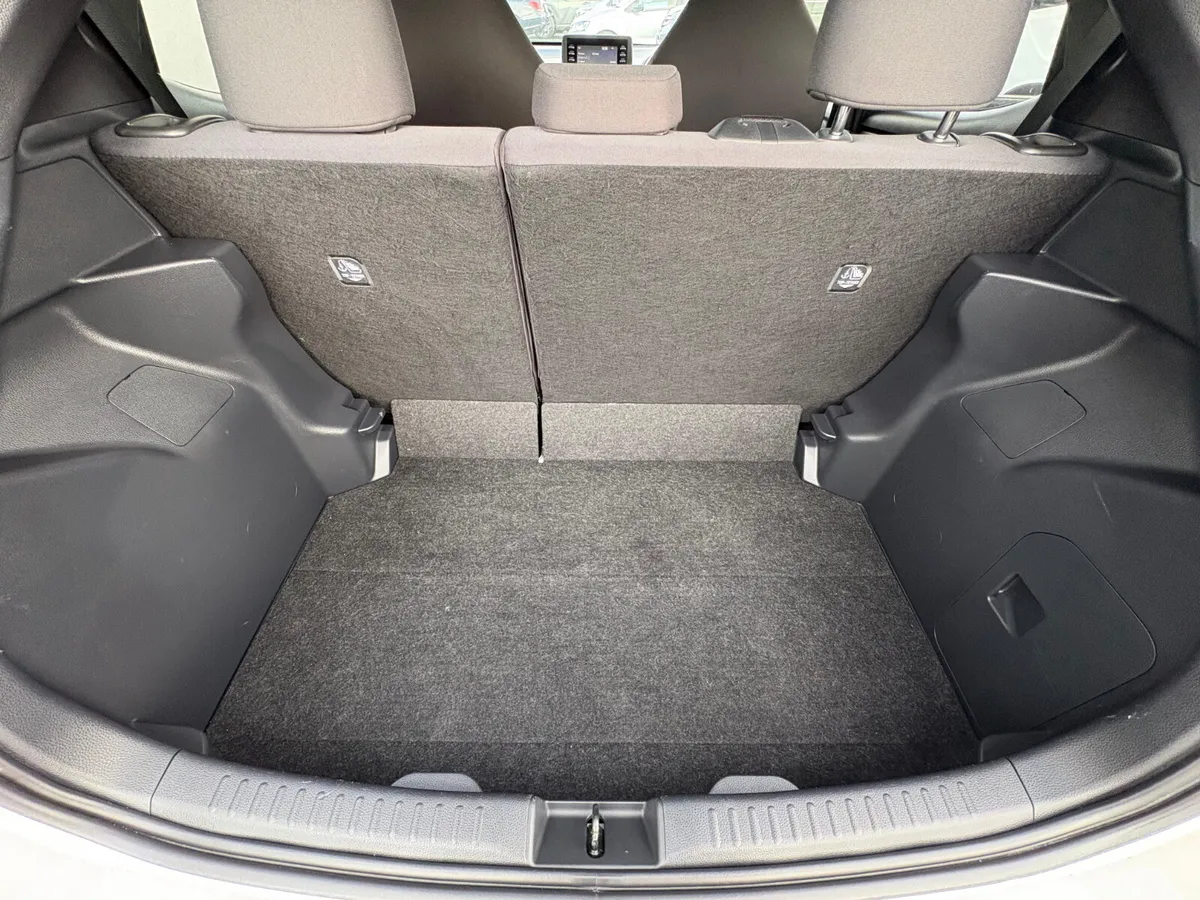 Toyota Yaris 2021 - Image 4