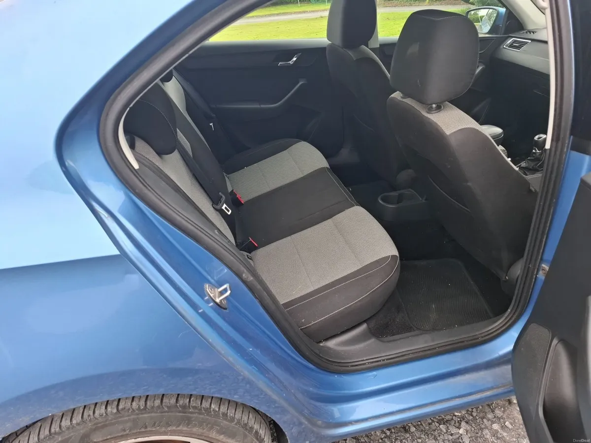 Skoda Rapid 2013. 1 owner - Image 2