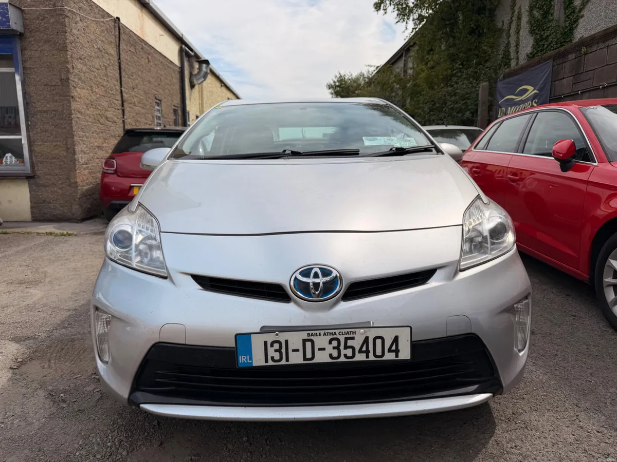 Toyota Prius 2013 - Image 2