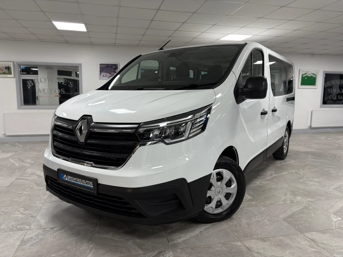 2024 Renault Trafic Business 9 Seater - Image 2