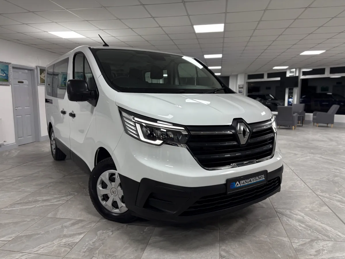 2024 Renault Trafic Business 9 Seater - Image 4