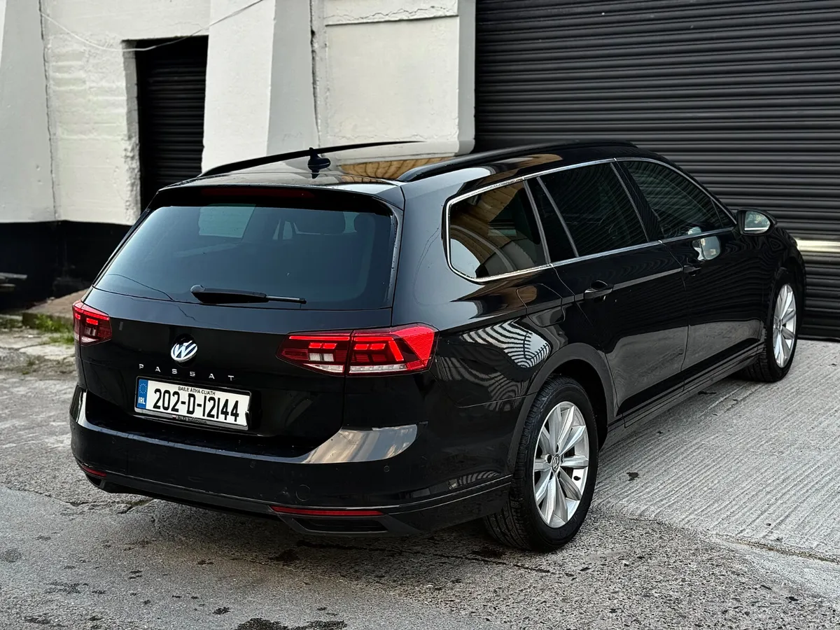 Volkswagen Passat 2020 - Image 6