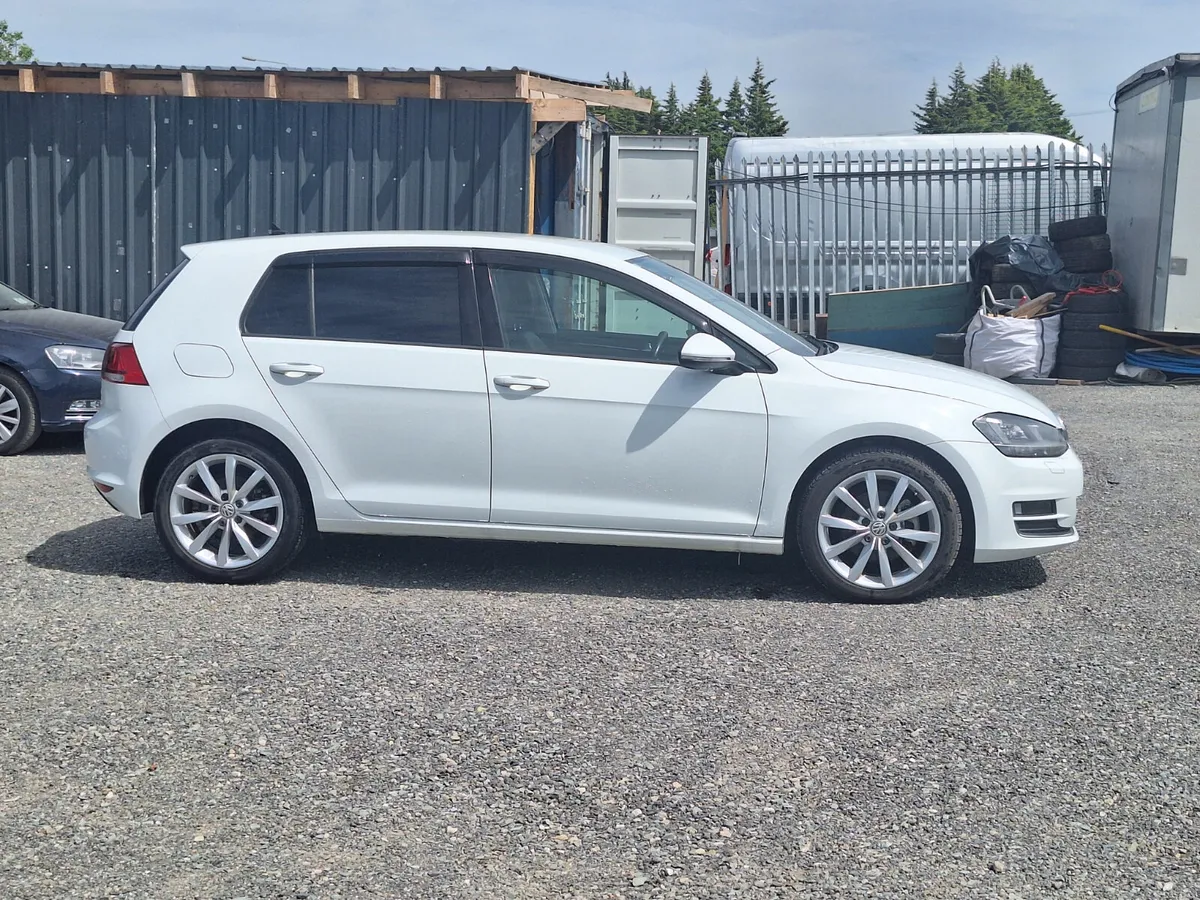2015 Volkswagen Golf 1.4 TSI| Leather interior - Image 4