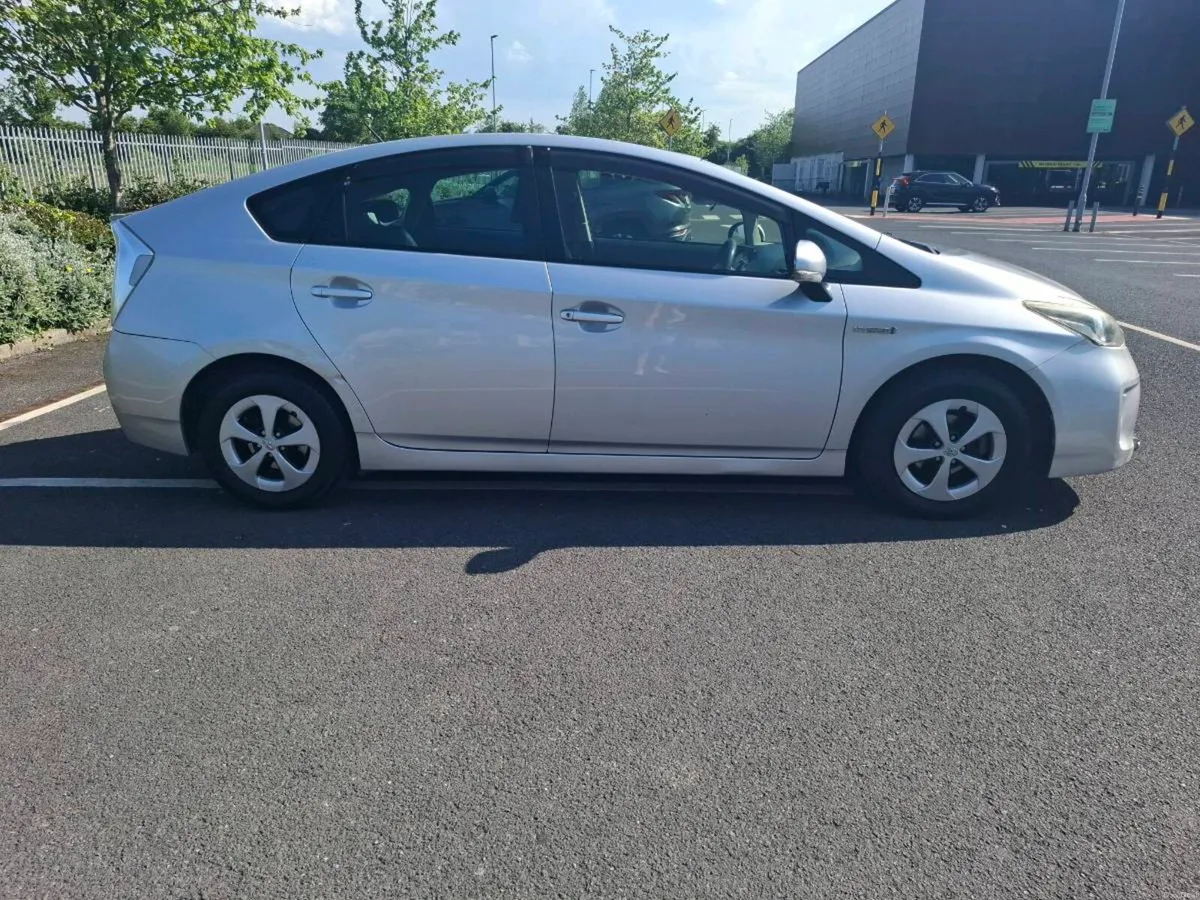 Toyota Prius 131 - Image 2