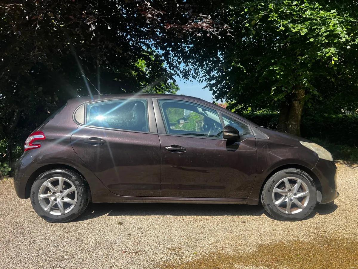 Peugeot 208 2013 - Image 2