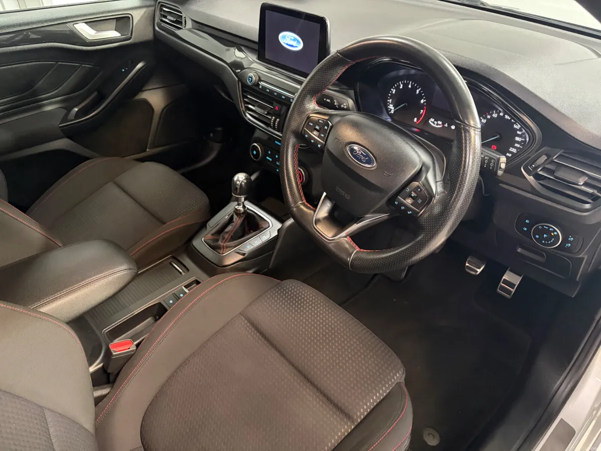Ford Focus 2019. 1.0T  ST LINE - Image 4