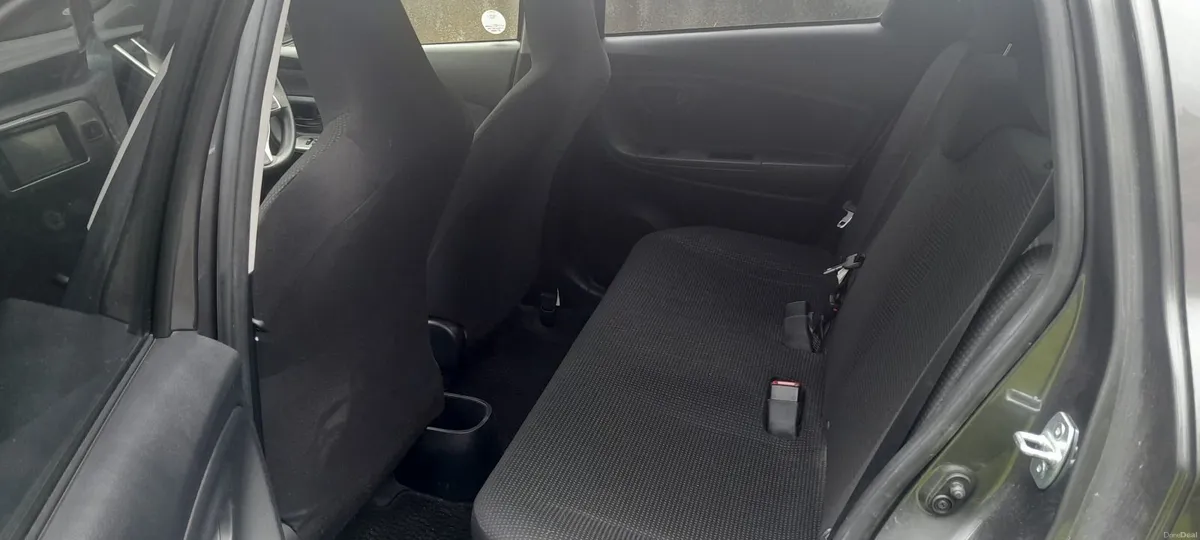 Toyota Vitz 2015 - Image 2