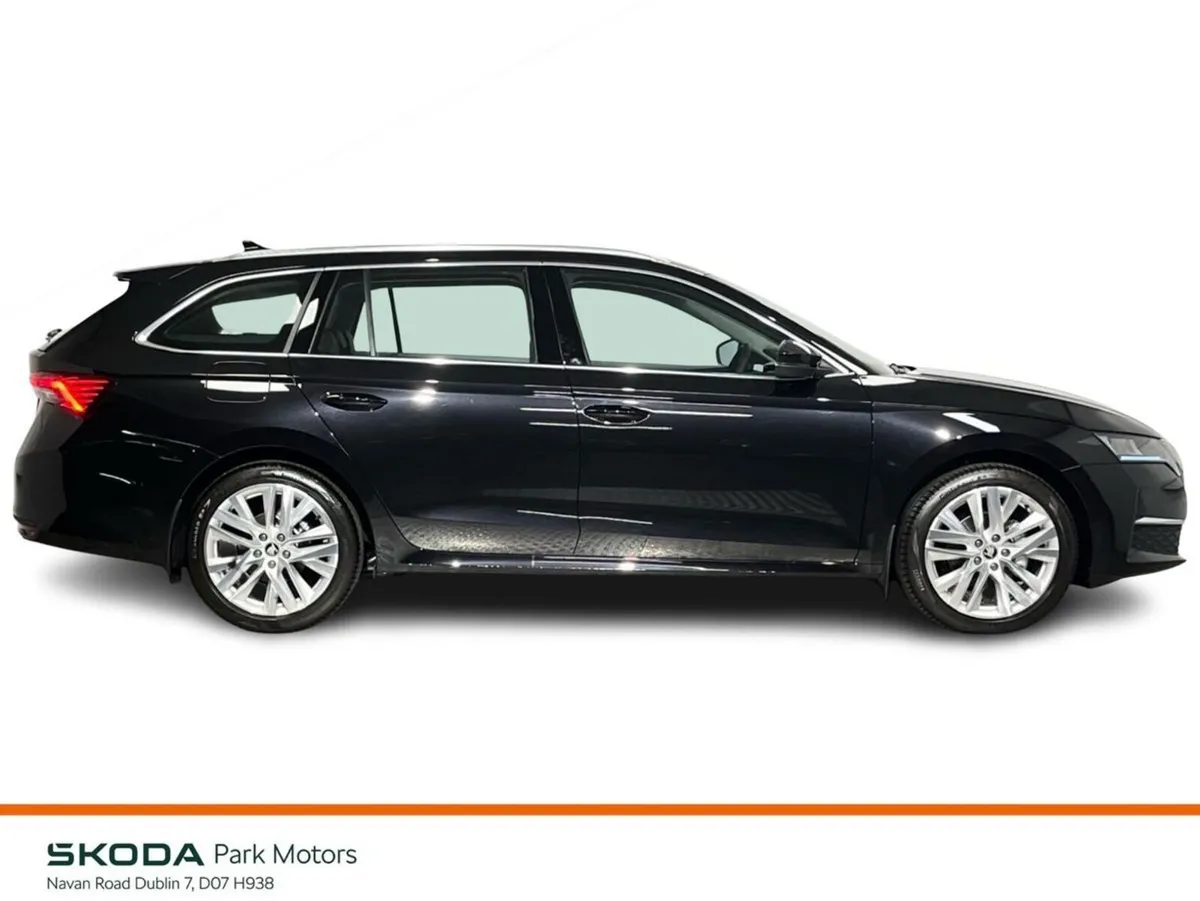 Skoda Octavia Selection+ Combi 2.0TDI 115BHP - Rev - Image 6