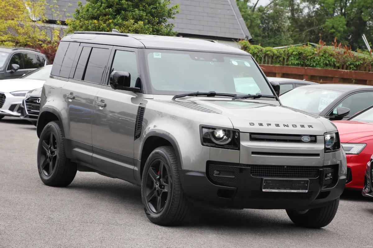 Defender 110 3 seat D300 bhp * 1 Owner from new - Image 1