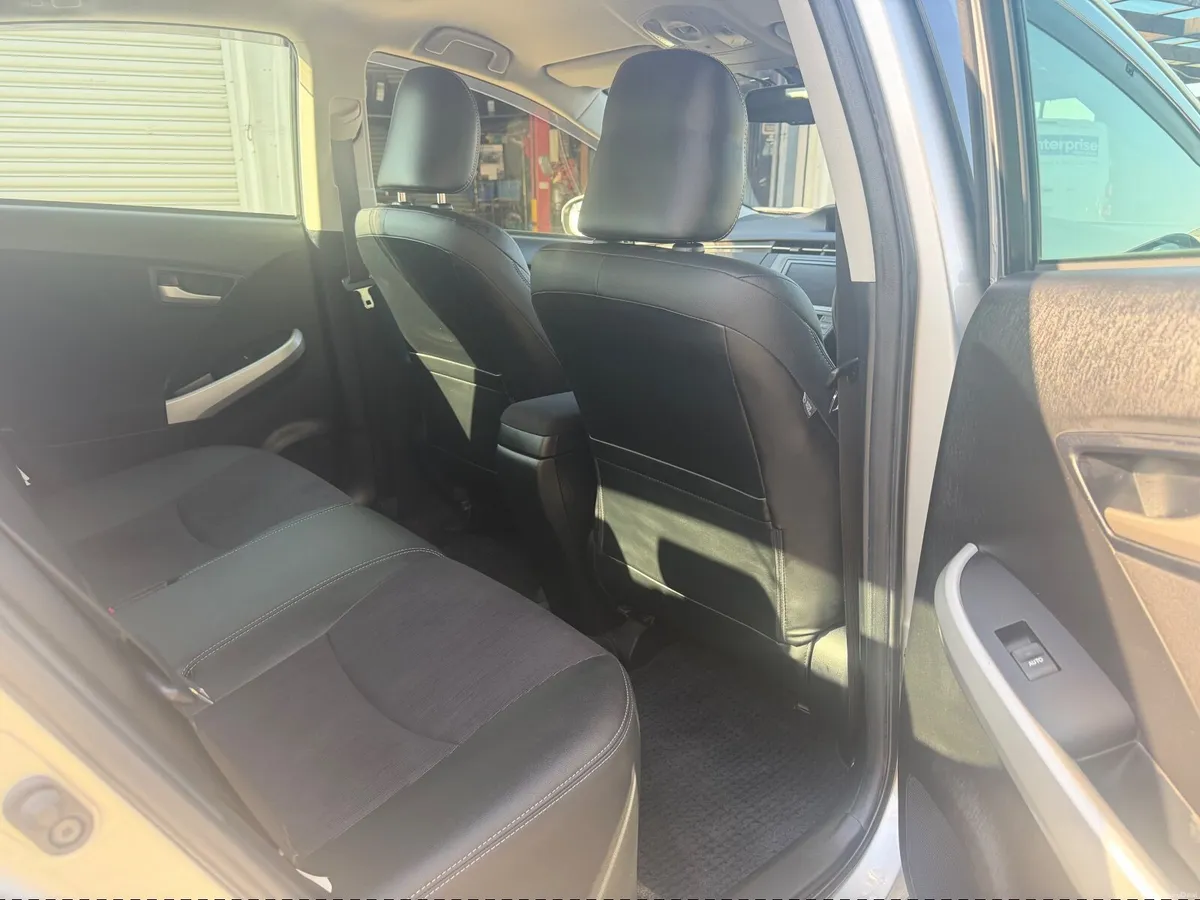 Toyota Prius low mileage - Image 4
