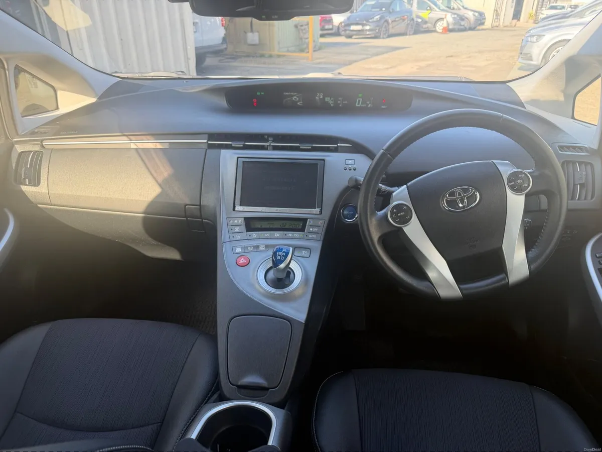 Toyota Prius low mileage - Image 3