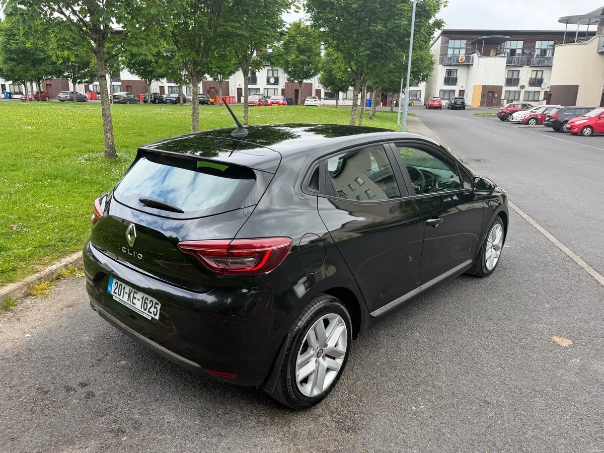 201 Renault Clio - Image 3
