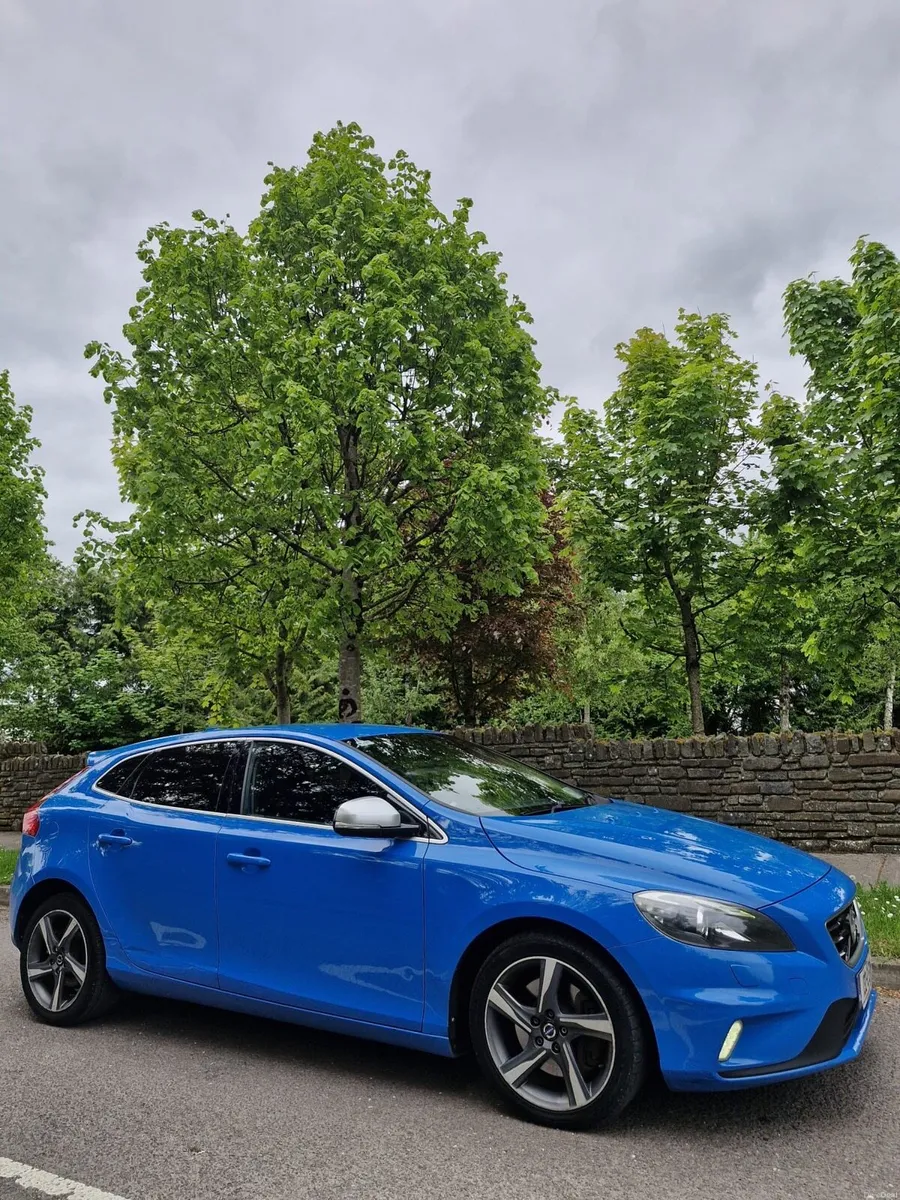 Volvo v40 D3 NCT 4-27 - Image 4