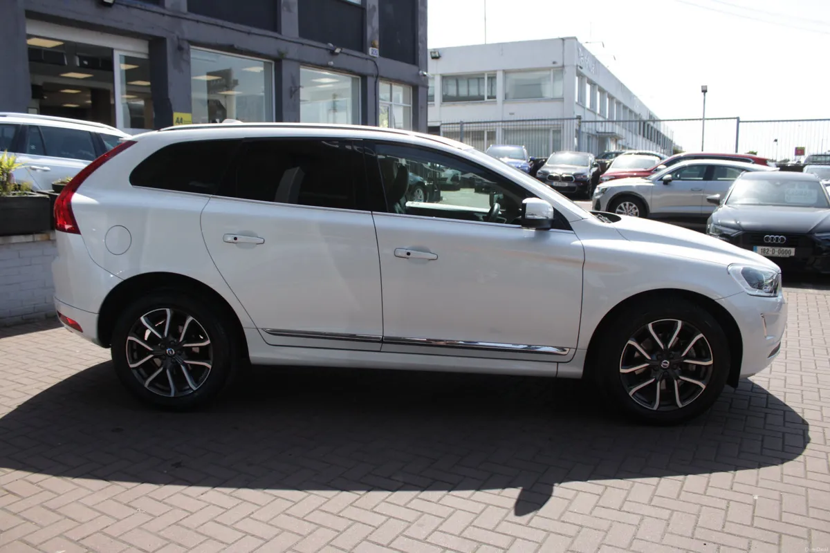 2.0D4 INSCRIPTION 5DR ESTATE AUTO WITH PANORAMIC S - Image 3