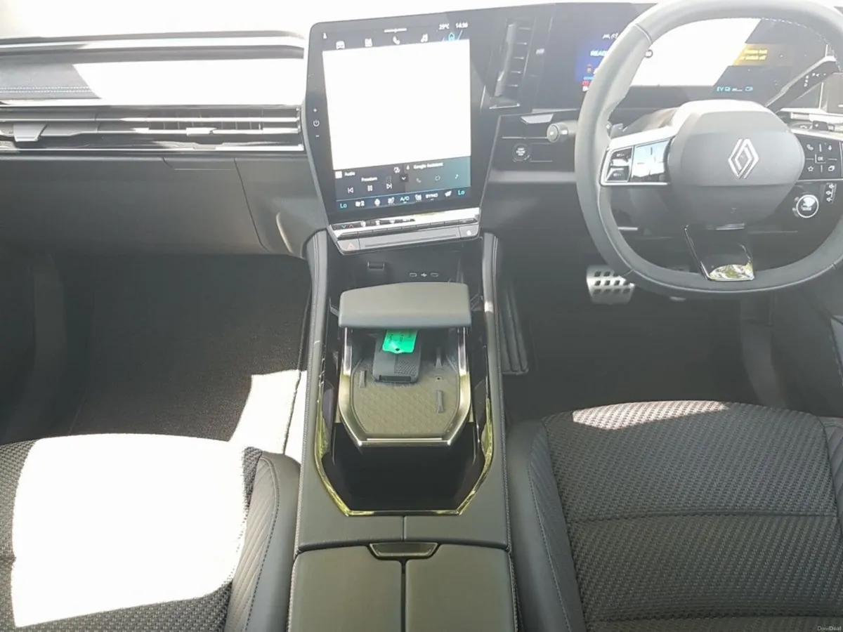 Renault Austral techno esprit Alpine E-Tech 200 Au - Image 4