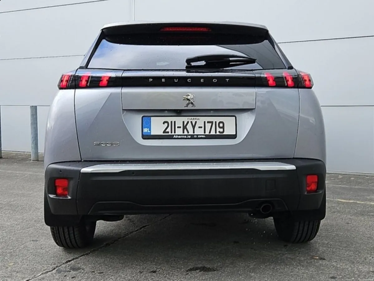 Peugeot 2008 Allure 1.2 100bhp - Image 4