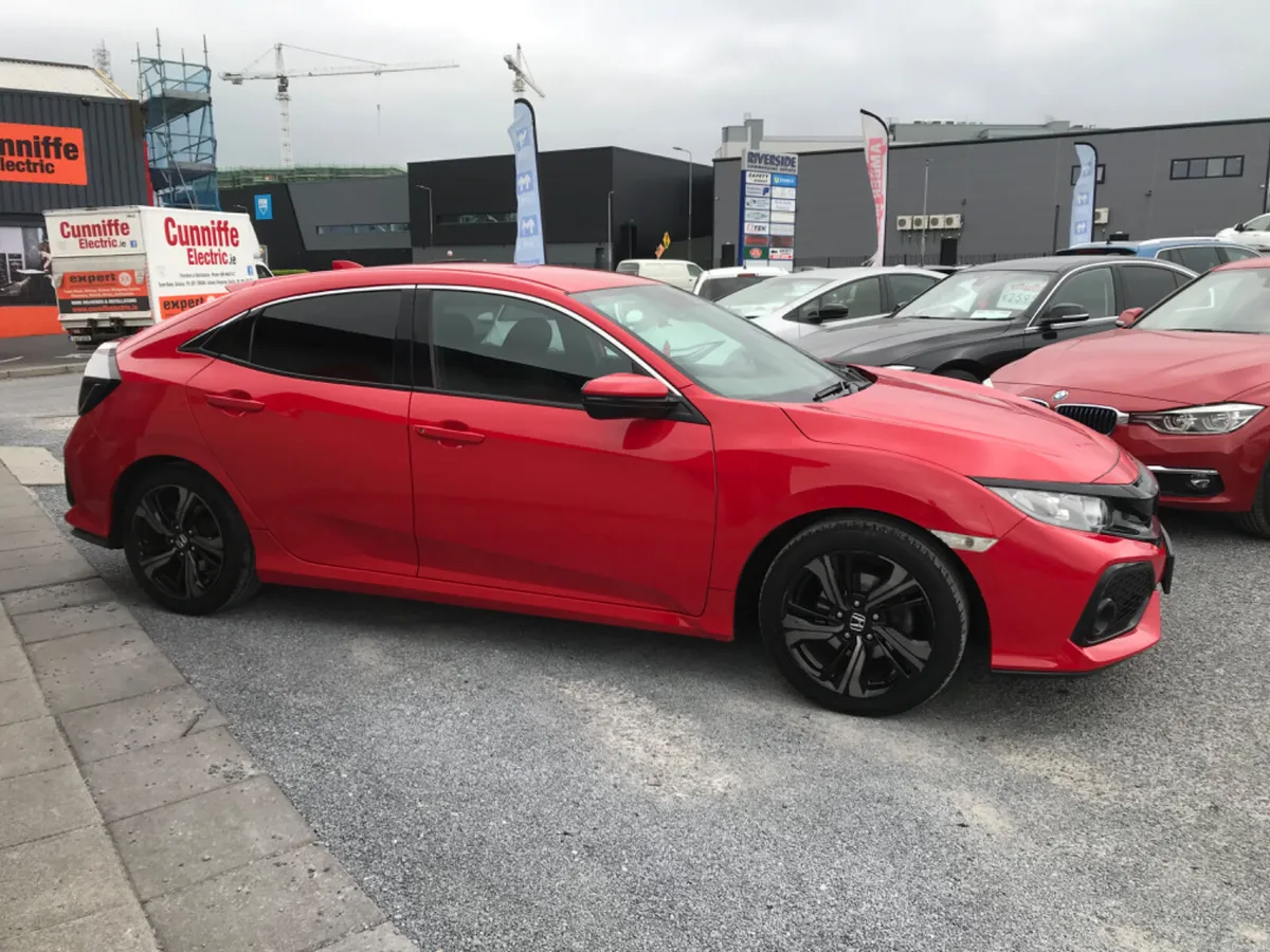 2017 Honda Civic Petrol Automatic - Image 2