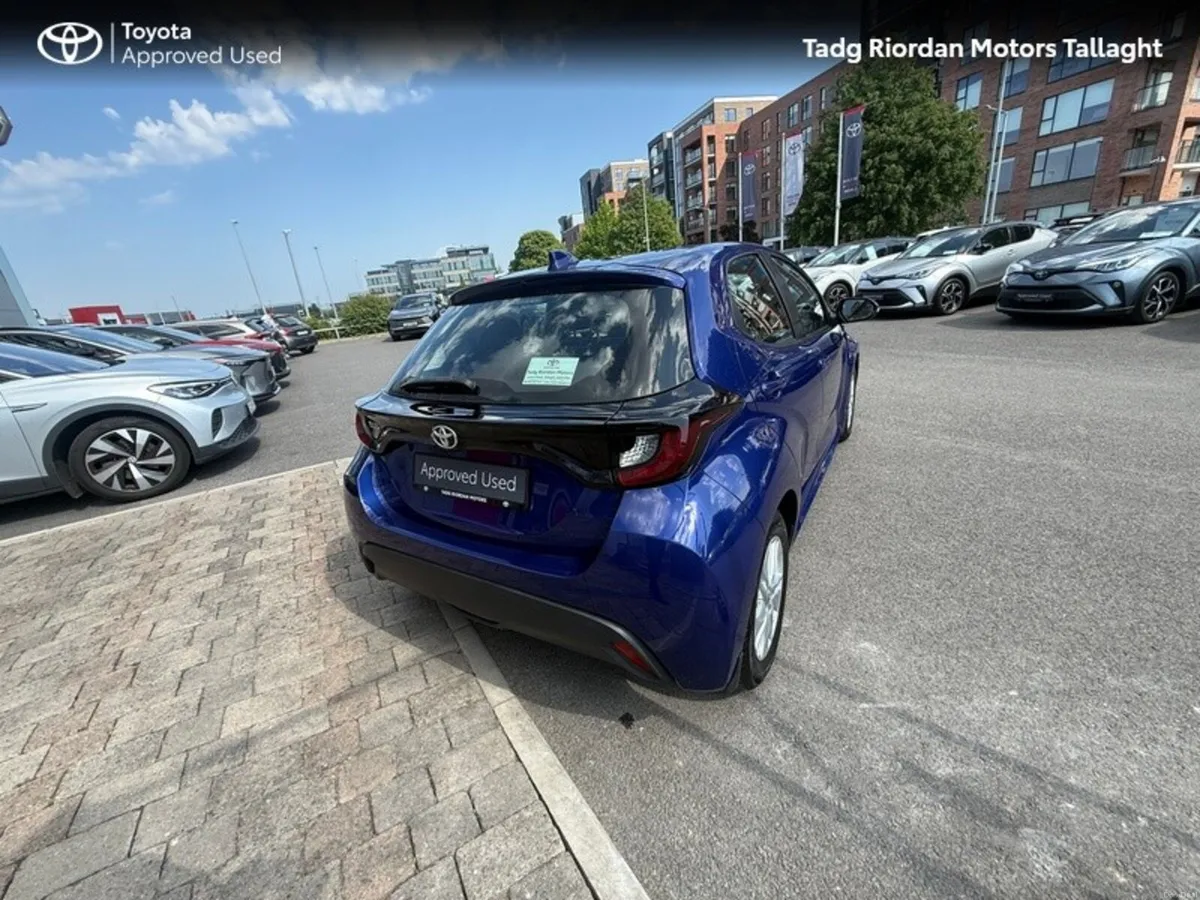 Toyota Yaris YARIS 1.0 LUNA - Image 2