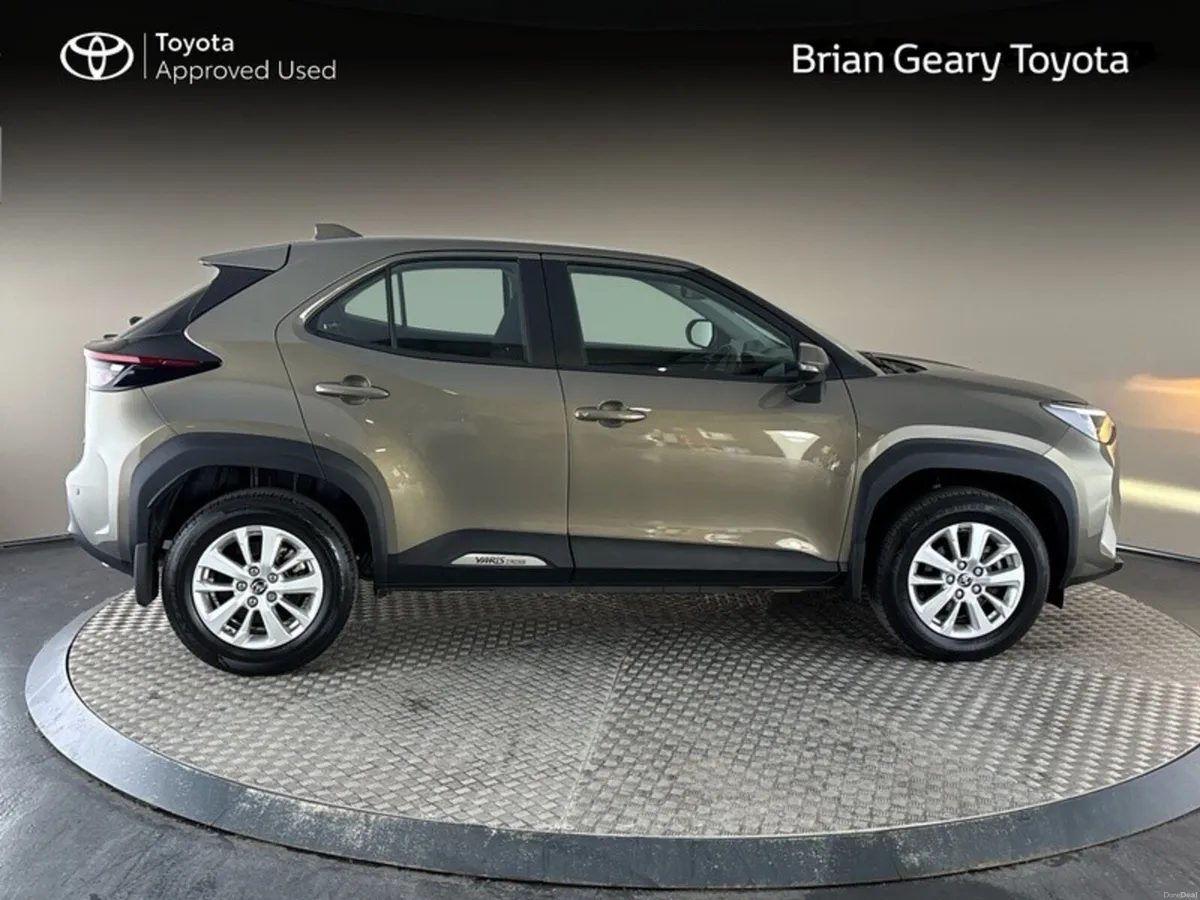Toyota Yaris Cross HYBRID LUNA - Image 3