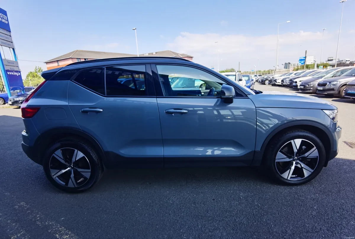 VOLVO XC40 1.5 T4 R-DESIGN INSCRIPTION AUTO PHEV - Image 4