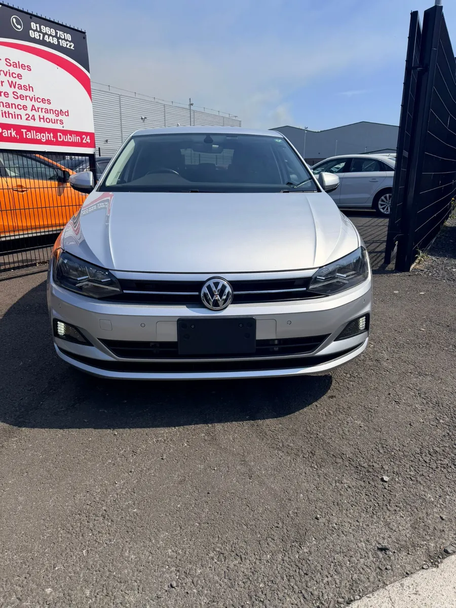 Volkswagen Polo silver - Image 1