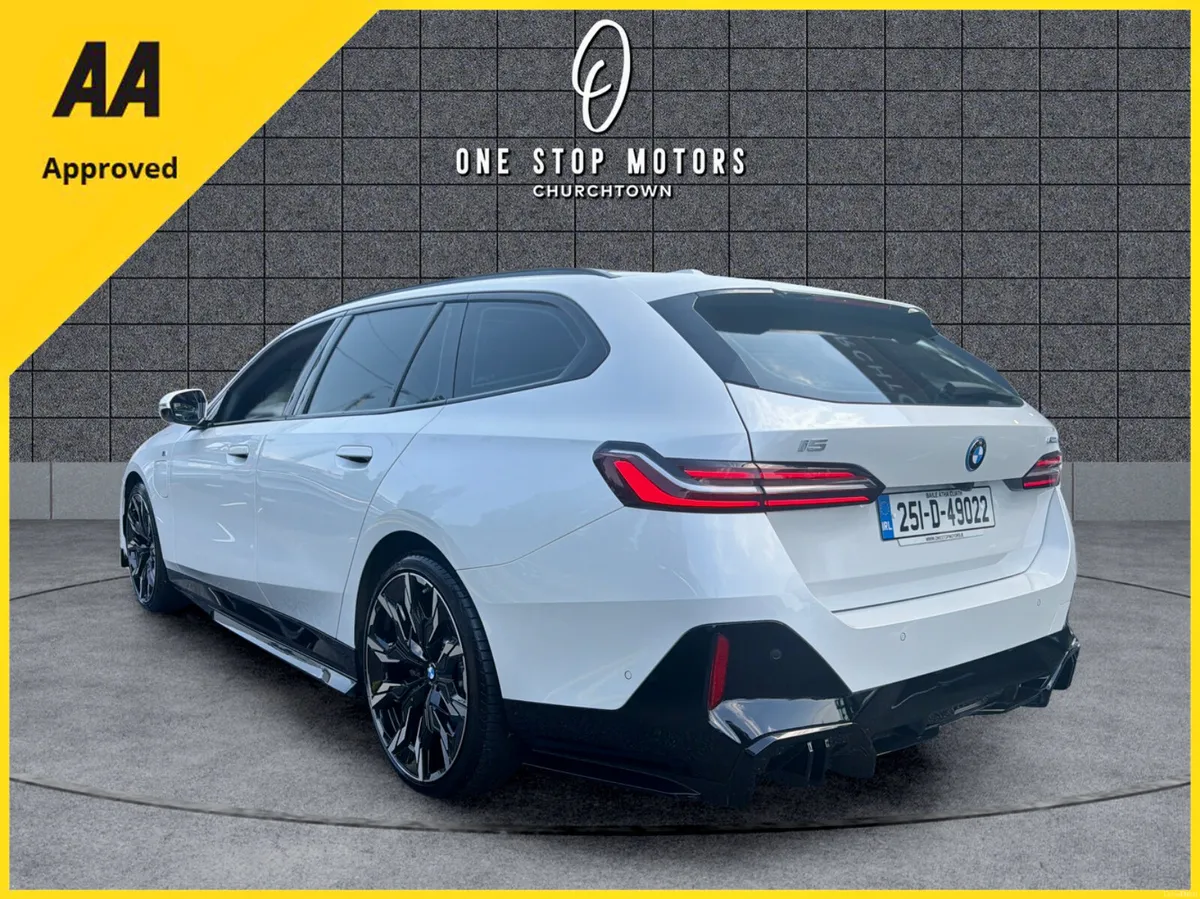 2025 BMW i5 MSPORT PRO *FULL OPTION* 1OWNER - Image 2