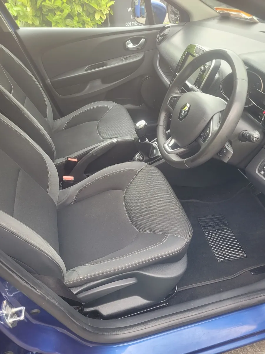 Renault Clio - Image 2