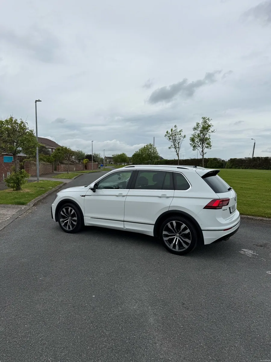 Volkswagen Tiguan 2.0 TDI R-Line DSG - Image 3