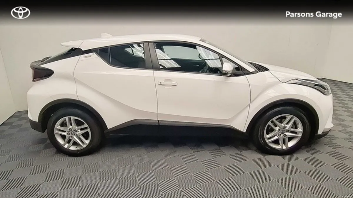 Toyota C-HR 1.8 - Image 3