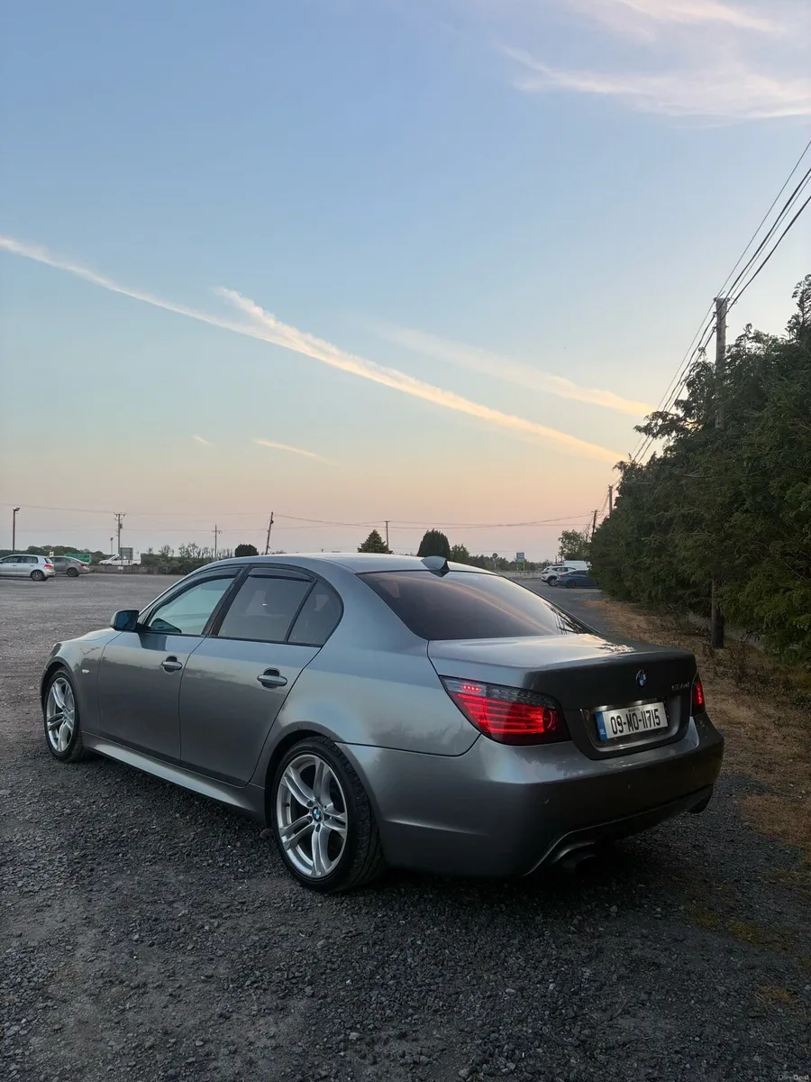 2009 bmw 5series - Image 4