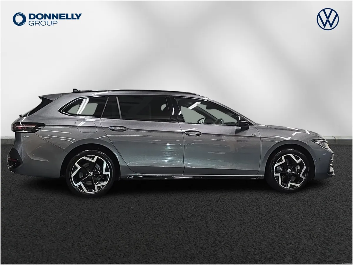 Volkswagen Passat Estate R-Line - Image 4