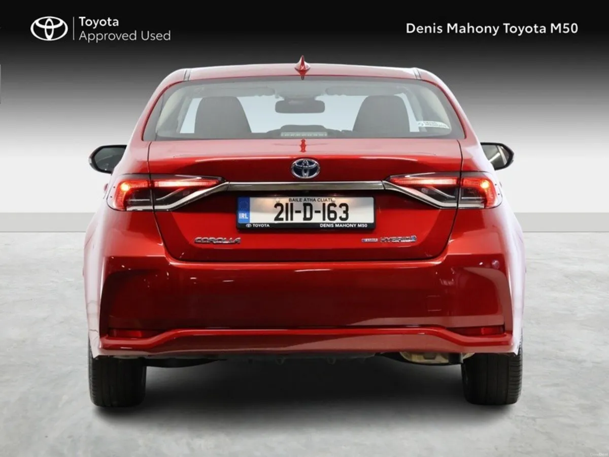 Toyota Corolla Luna Hybrid Saloon - Image 4