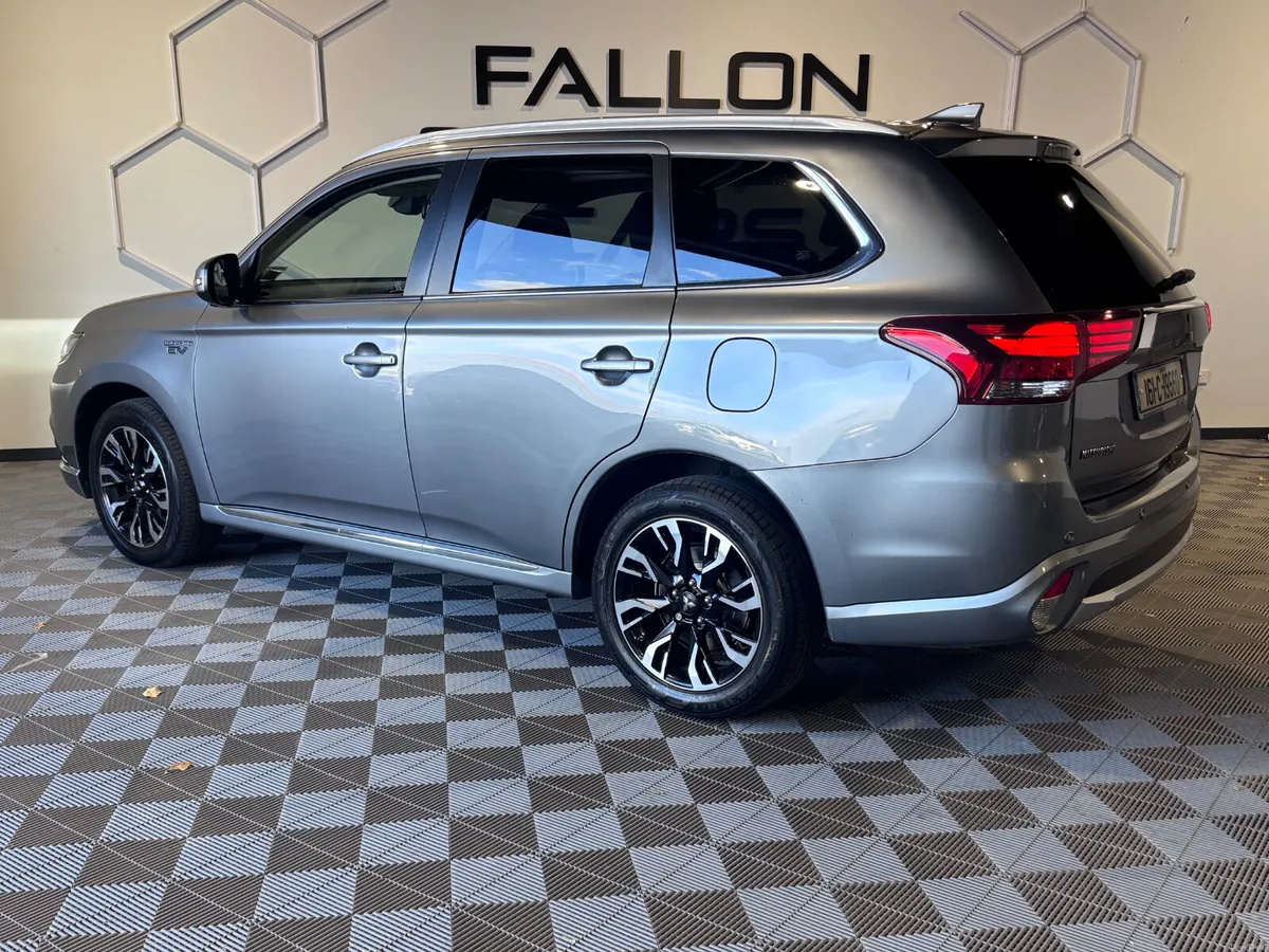 MITSUBISHI OUTLANDER 2.0  PHEV 200BHP // HIGH SPEC - Image 3