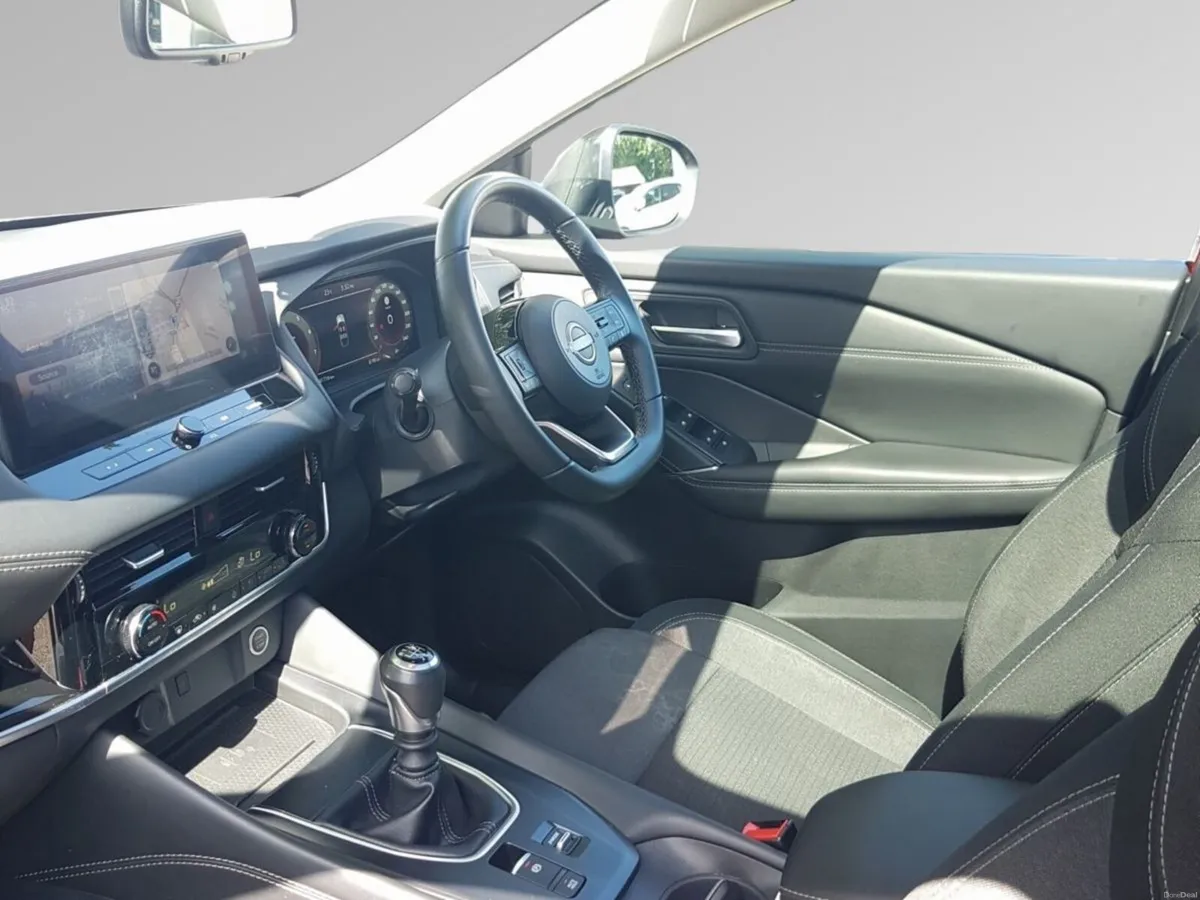 Nissan Qashqai 1.3 PET MILD HYBRID SV PREMIUM**€30 - Image 4