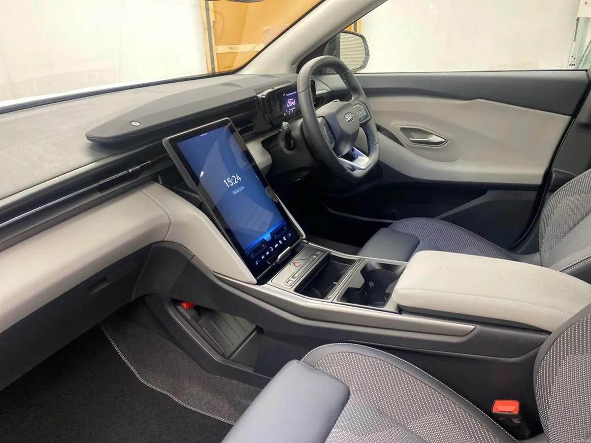 Ford Explorer Van Select 5Dr 77kWh RWD - Image 2