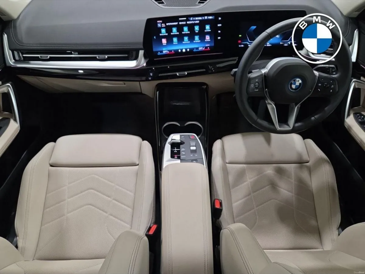 BMW iX1 eDrive20 xLine - Image 4