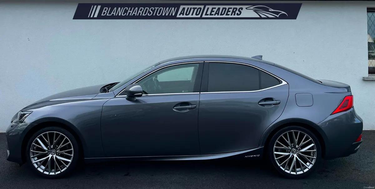 LEXUS IS 300 H 2.5 PREMIER CVT AUTO PHEV 181 BHP - Image 2
