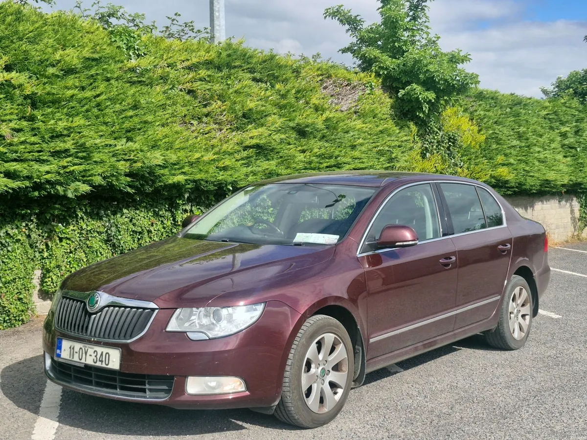 Skoda Superb 2011 - Image 2