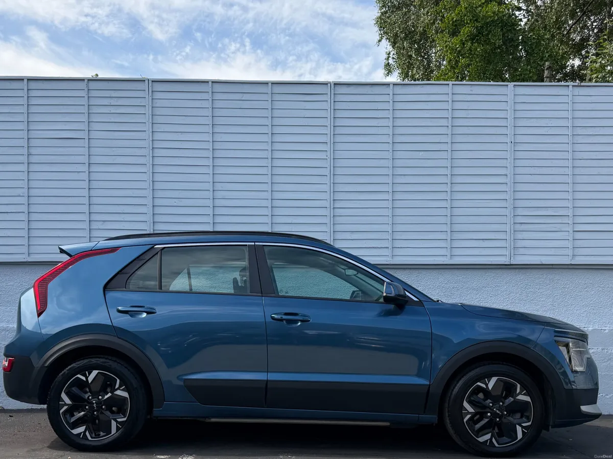 Kia e-Niro 2023 2 EV / 65KWH / ONE OWNER - Image 2