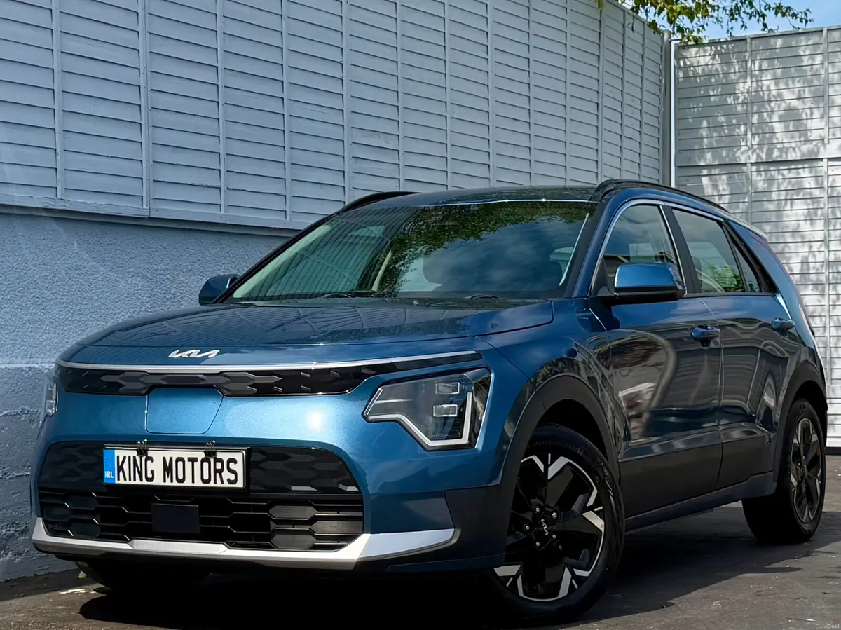 Kia e-Niro 2023 2 EV / 65KWH / ONE OWNER - Image 4