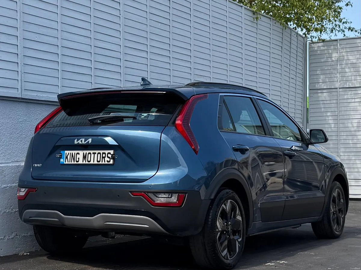 Kia e-Niro 2023 2 EV / 65KWH / ONE OWNER - Image 3