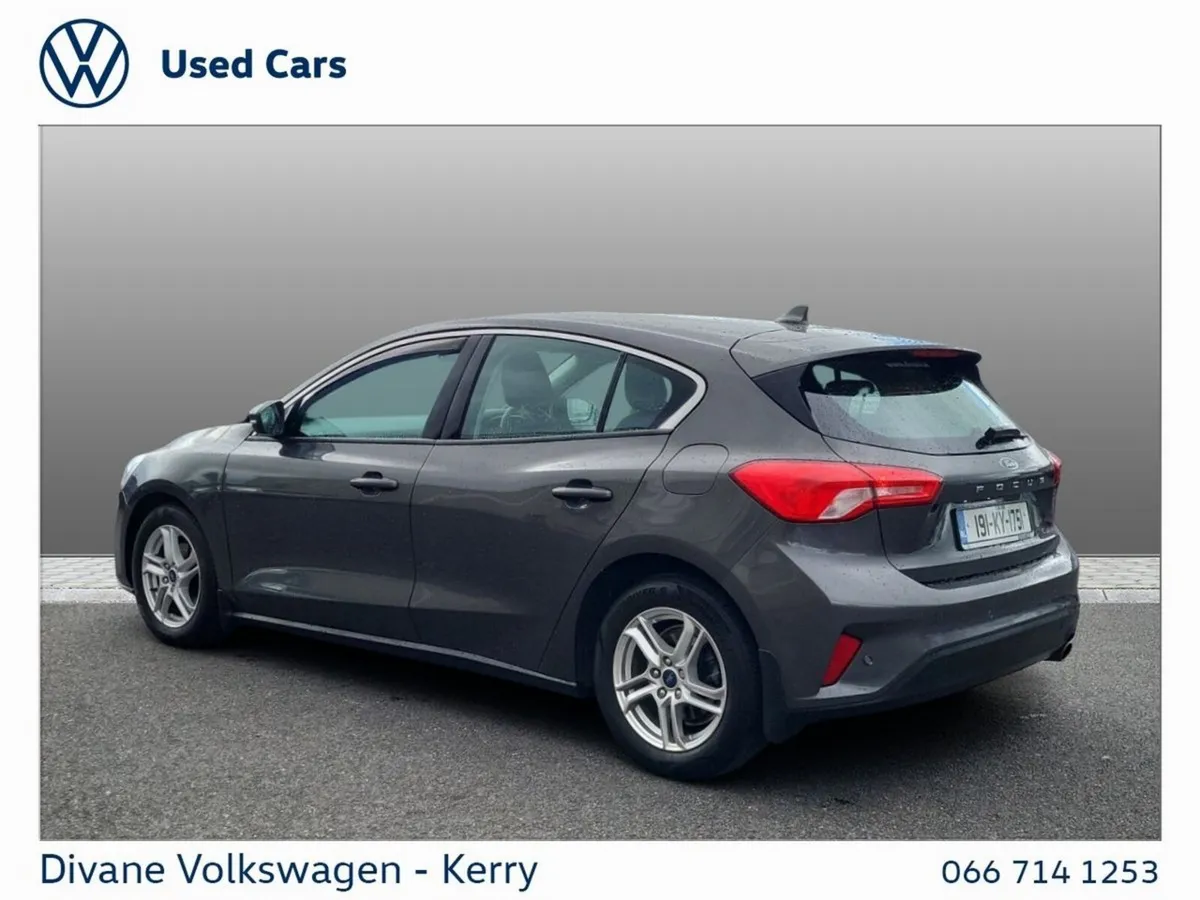 Ford Focus ZETEC 1.0 PETROL 125BHP - Image 3