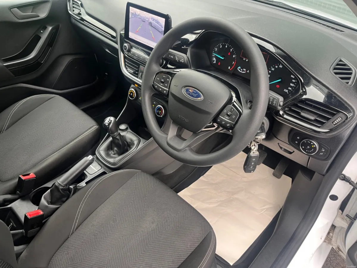 Ford Fiesta TREND CONNECTED 5DR 1.1 Petrol - Image 6