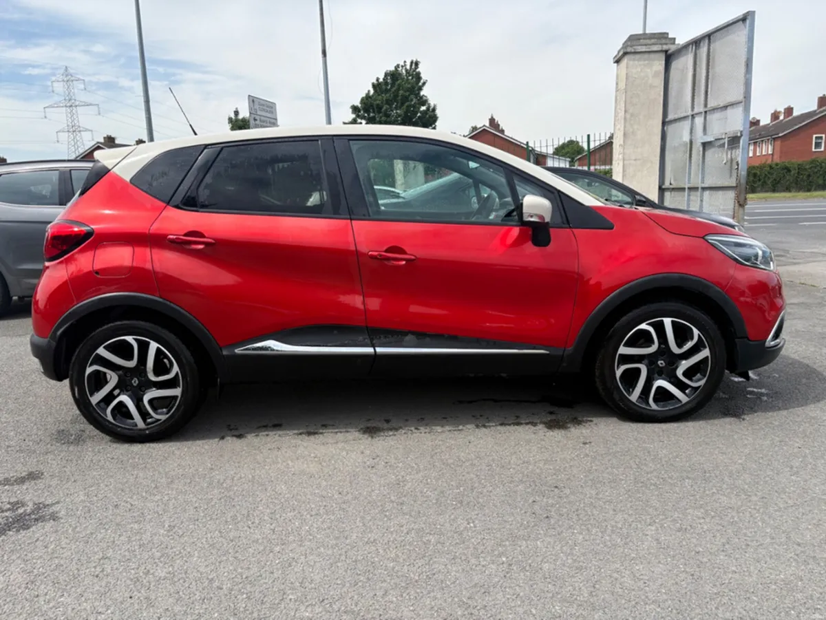 Renault Captur SIGNATURE 1.5 DCI 90 20 4DR - Image 3