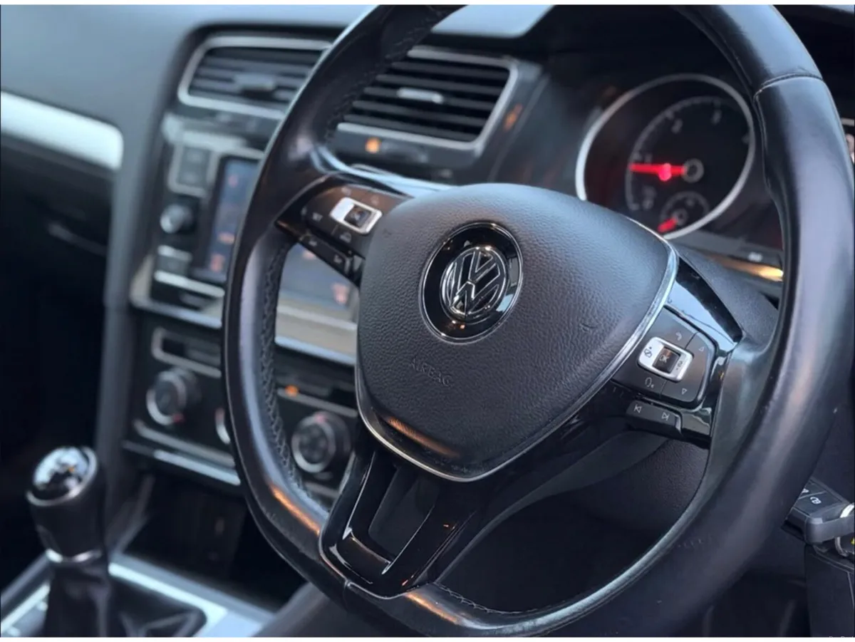 Volkswagen Golf TRENDLINE Stylish Alloys - Image 6